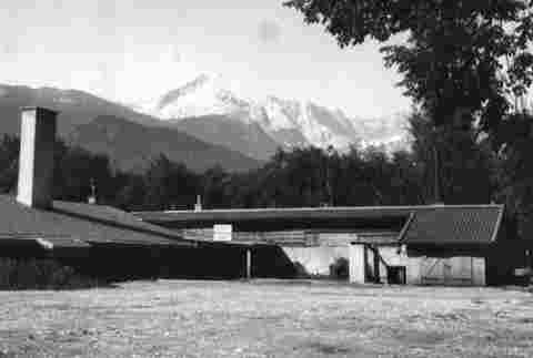 Blick in den Nordhof der Oberschule - 1945